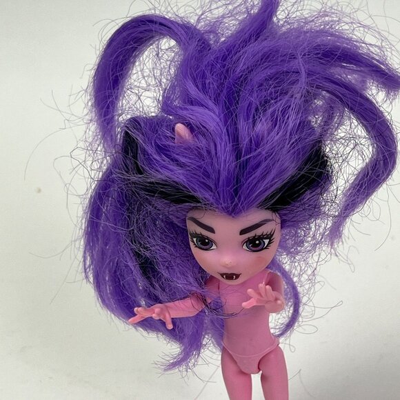 Mattel Monster High Minis Purple Haired Werewolf Vampire Doll - Picture 3 of 6